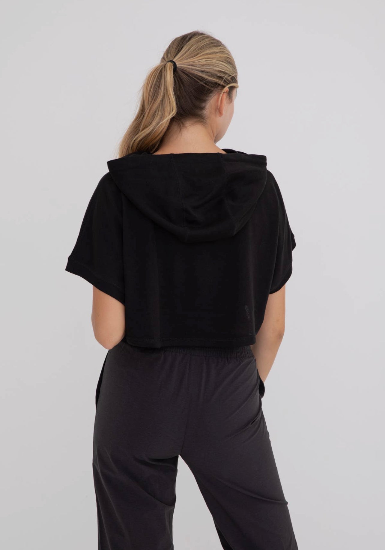 Cropped Short Sleeve Hoodie Pullover