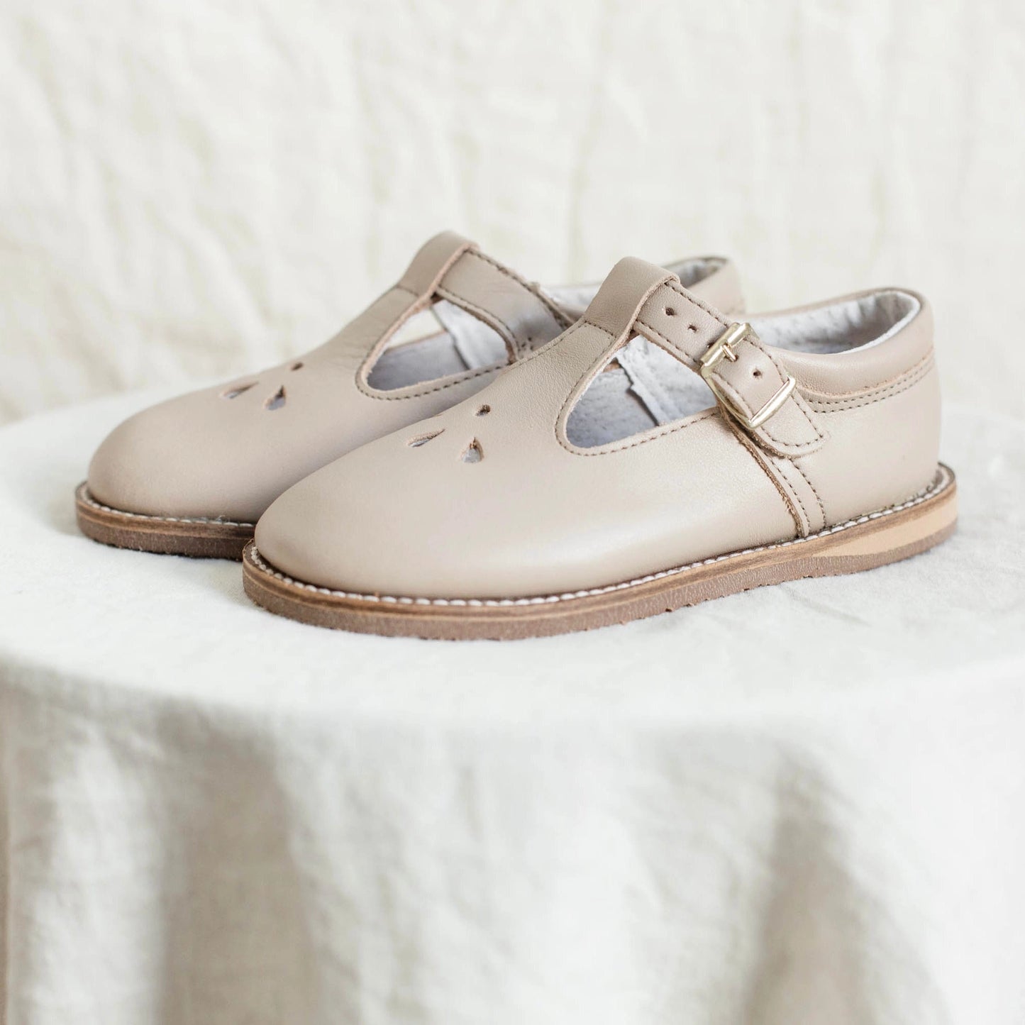 Flora T-Strap (truffle)