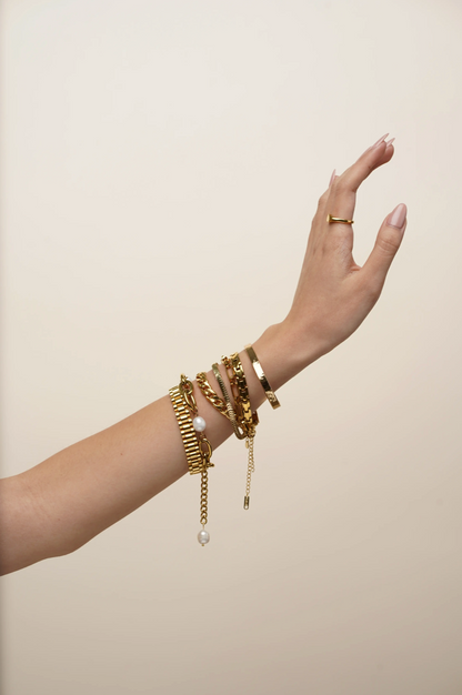 Everlasting Love Bracelet